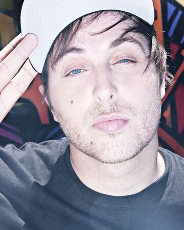 Pretty Lights Edm Wiki Fandom - Pretty lights record label