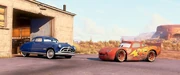 Doc echa a McQueen de su garage.