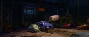 Rod se ve obligado a usar Allinol después de ser capturado mientras el Profesor Zündapp y sus secuaces le demuestran los conceptos básicos del combustible al agente.