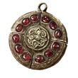 Медальон с багровым янтарём