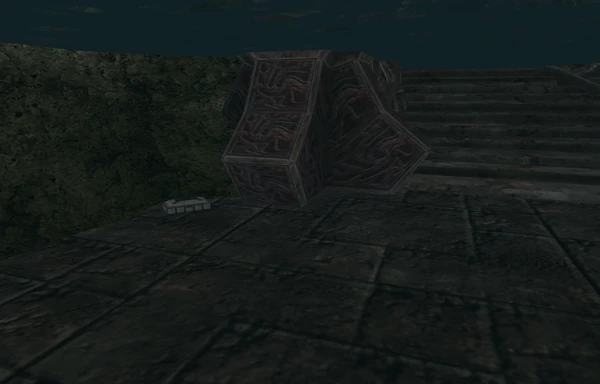 Сундучок около лестницы