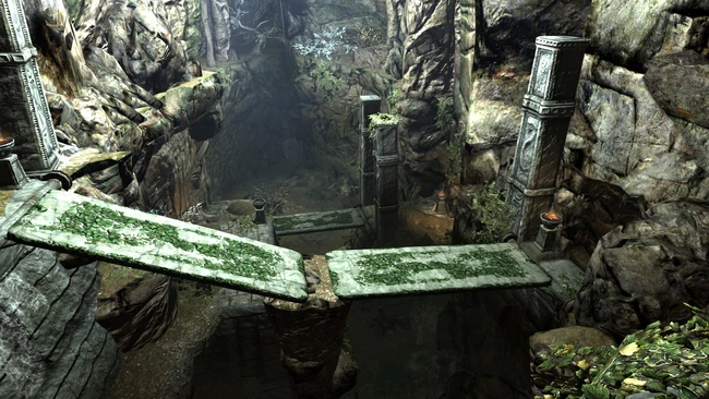 Вид с верхнего яруса колодца.