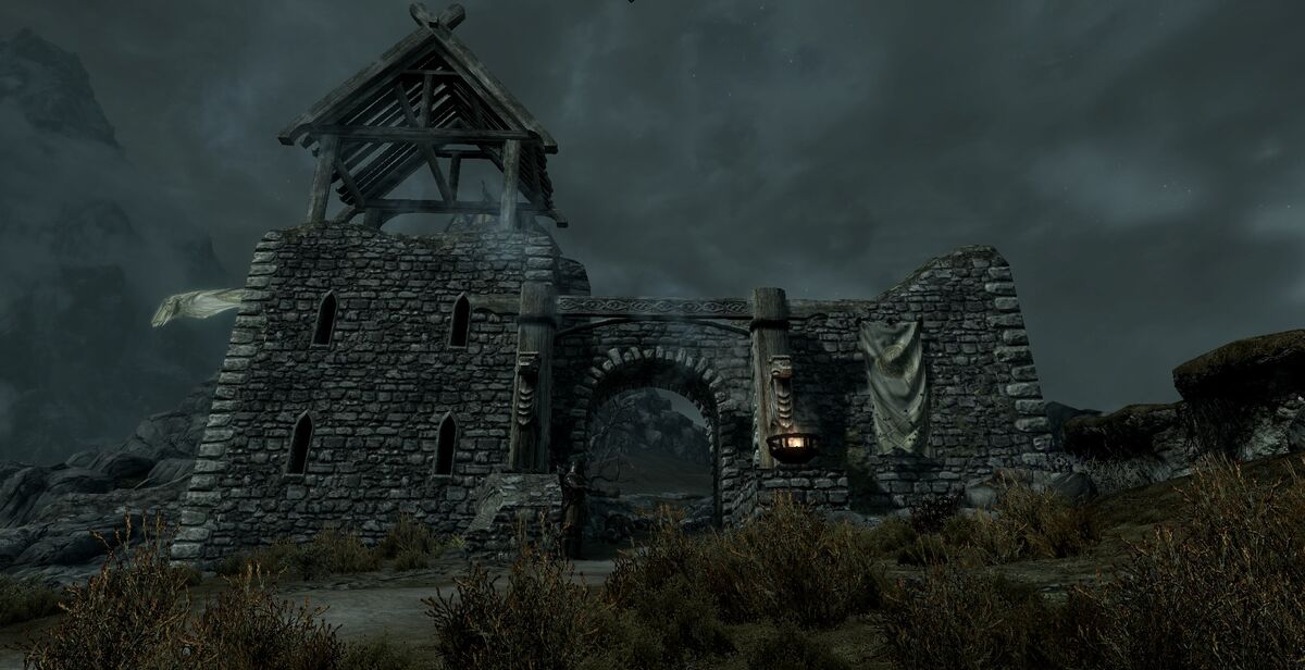 Казармы скайрим. Скайрим эбонитовая шахта на карте. Скайрим замок сутвака. Ключ сторожевая башня казармы. Осенняя сторожевая башня скайрим на карте.