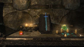 The Ghostblade as it appears on its pedestal (Also, note the Stone of Barenziah on the left)