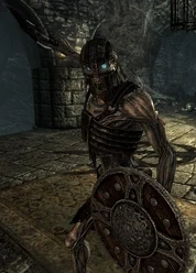 Un Draugr nell'atto di attaccare