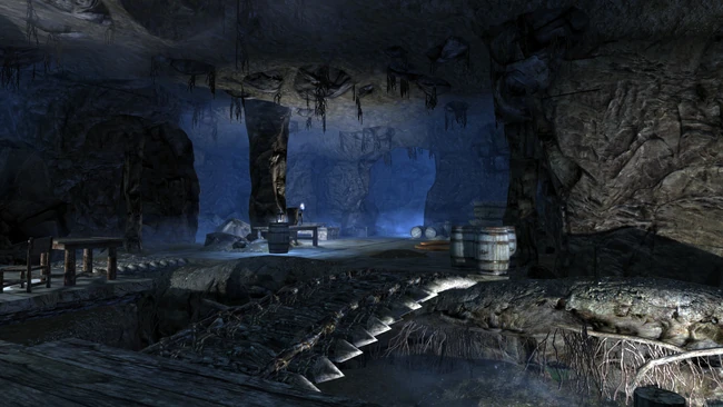 Сразу после подъёма по пандусу. Уровень помоста.