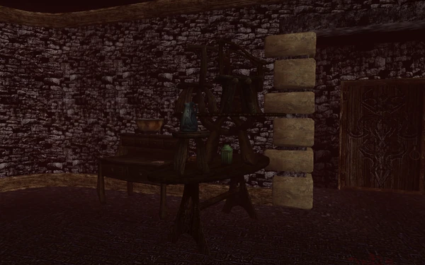 Пирамида из мебели