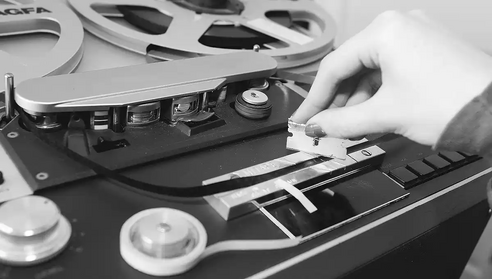 Tape manipulation