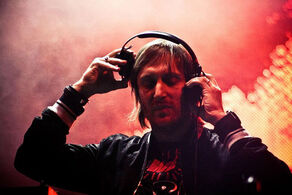 800px-David Guetta One Love Tour México