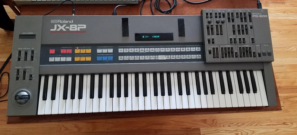 最終引越しセール」アフタータッチ修復された • Roland JX-8P