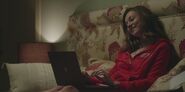 Carla chats with Christian on her laptop S01E02 (2)
