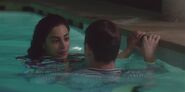 Nadia and Guzmán in Guzmán's pool S01E03