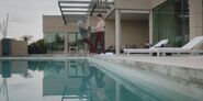 Guzmán teases Nadia by his pool S01E02