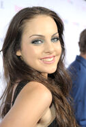 8th-Annual-Teen-Vogue-Young-Hollywood-Party-2010-elizabeth-gillies-32088911-2045-3000