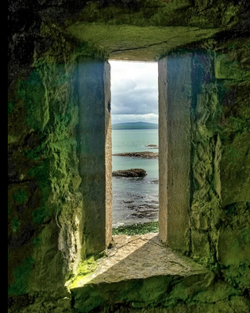 Castledooropening copy.png