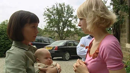 Zoe returns baby Noah to his mother