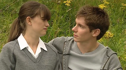 Robert seduces Debbie