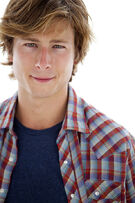 GlenPowell5