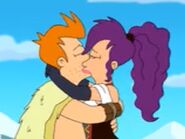 Fry and Leela kiss in "Fun on a Bun"