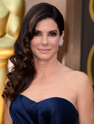 https://static.wikia.nocookie.net/english-voice-over/images/e/ee/Sandra_Bullock.PNG/revision/latest?cb=20160313203547&path-prefix=sv