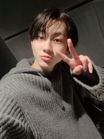 Jungwon-Weverse-Update-220408.jpg (516 KB) Weverse April 8, 2022