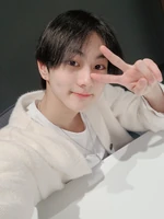 Jungwon-Twitter-Update-220402-4.jpg (291 KB) Twitter April 2, 2022