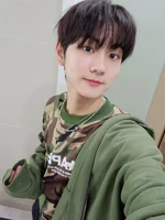 Jungwon Weverse December 13, 2021 (2).jpeg (350 KB) Weverse December 11, 2021