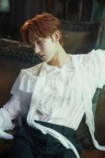 DARK BLOOD HALF Sunoo 2.jpg (1.44 MB) DARK BLOOD #8 HALF ver. #2