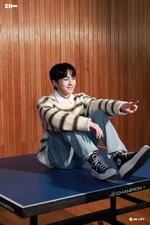 Jungwon weverse magazine 8.jpg (266 KB) Weverse Magazine Shooting Sketch #2