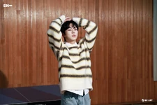 Jungwon weverse magazine 9.jpg (122 KB) Weverse Magazine Shooting Sketch #1