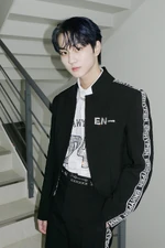 Jungwon December 11, 2021 (4).jpeg (304 KB) Twitter December 11, 2021