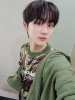 Jungwon Weverse December 13, 2021 (1).jpeg (371 KB) Weverse December 11, 2021