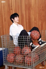 Weverse Magazine Shooting Sketch #4