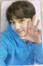 Jungwon lightstick photocard.png (637 KB) Lightstick