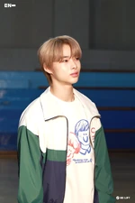 Weverse Magazine Shooting Sketch #2