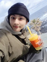 Jungwon-Twitter-Update-220415-5.jpg (454 KB) Twitter April 15, 2022