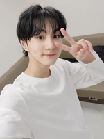 Jungwon-Twitter-Update-220319-2.jpg (243 KB) Twitter March 19, 2022