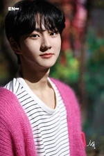 Jungwon weverse update 210316 4.jpg (460 KB) Weverse March 16, 2021 (photographed by NI-KI)