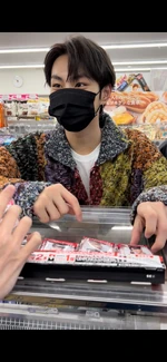 Jungwon Weverse 220907 (1).jpeg (245 KB) Weverse September 7, 2022