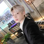 Sunoo weverse moment 210501.jpg (584 KB) Weverse May 1, 2021