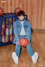 Weverse Magazine Shooting Sketch #2