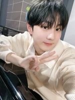 Jungwon-Twitter-Update-220327-2.jpg (465 KB) Twitter March 27, 2022