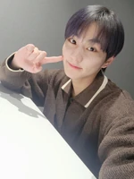 Jungwon-Weverse-Update-220302-4.jpg (462 KB) Weverse March 2, 2022