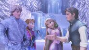 Anna y Kirstoff de Frozen se cruzan con Rapunzel, Eugene y su camaleon