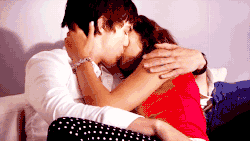 Tumblr m6mpjuxIzg1r4aojso1 500.gif