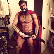 Jesse Wellens posing as Leonidas Behind the Scenes