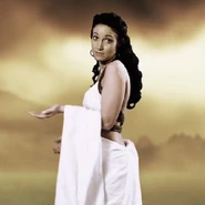 Jeana Smith as Queen Gorgo