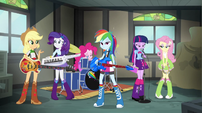 Rainbow Dash's pony ears disappear EG2