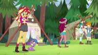 Gloriosa Daisy walks away from Sunset Shimmer EG4