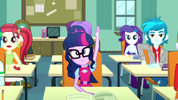 Twilight Sparkle raises her hand again SS8